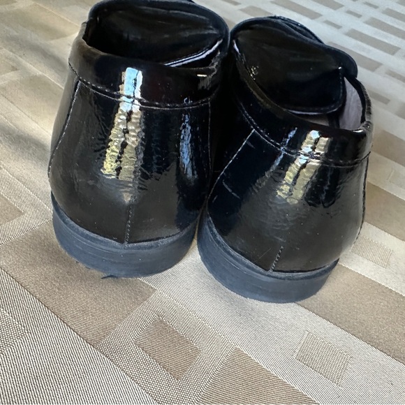 Ladies Black Patent Leather Loafers by Kelly & Katie Size 6‎ - Picture 4 of 11
